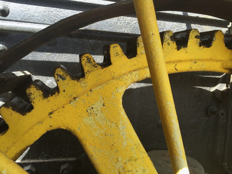 obsolete, steel, railing, machinery, close up, outdoors, sunlight, nature, mode of transportation, america, 2K, old, gear, farm life, teeth, transportation