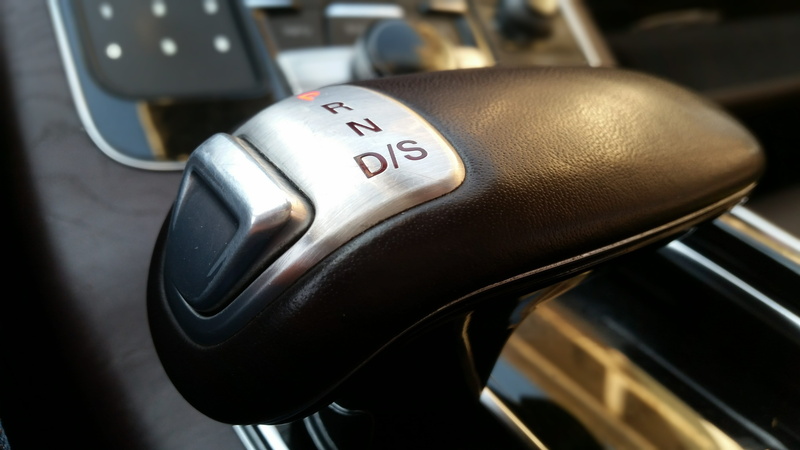 gear, travel, gearshift, workshop, leather, metal, wheel, input device, shop, western script, vigan, transmission, car interior, alfa romeo, speed, equipment