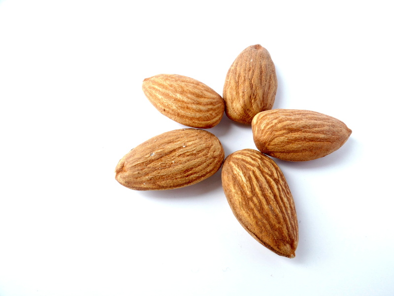 formed, brown, heap, uncovered, food, indoors, healthy, food and drink, close-up, 4K, group of objects, flower, snack, wellbeing, still life, white background