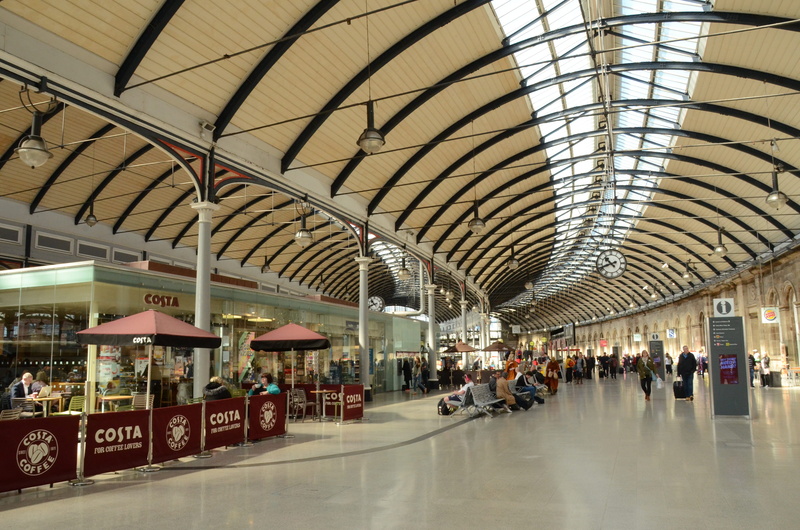 coffee, transportation, travel, england, illuminated, real people, arch, group of people, large group of people, Train, roof, Light, wait, newcastle upon tyne