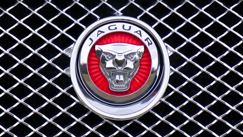 silver, geometric shape, iron, close-up, brand, chrome, full frame, red, design, symbol, transportation, icon, emblem, stainless steel, security, circle