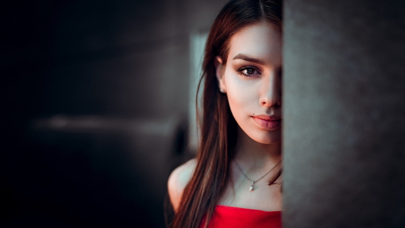 long hair, headshot, one person, brown hair, beauty, copy space, women, contemplation, hair, portrait, adult, beautiful people, front view, hairstyle, 1080P