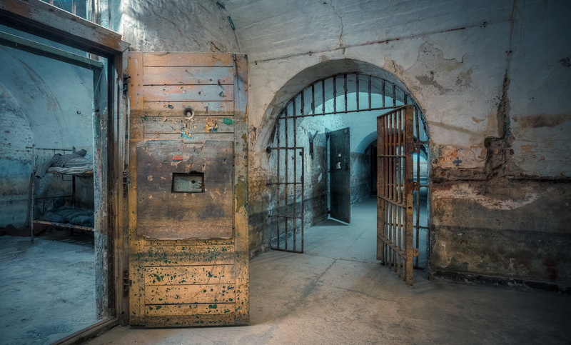 arch, wall - building feature, entrance, 1080P, deterioration, day, safety, security, indoors, no people, building, door, prison, architecture, built structure