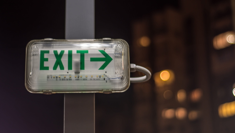 Sign, Symbol, communication, western script, road sign, focus on foreground, safety, green, mark, Emergency, fire, street, night, arrow symbol, evacuation