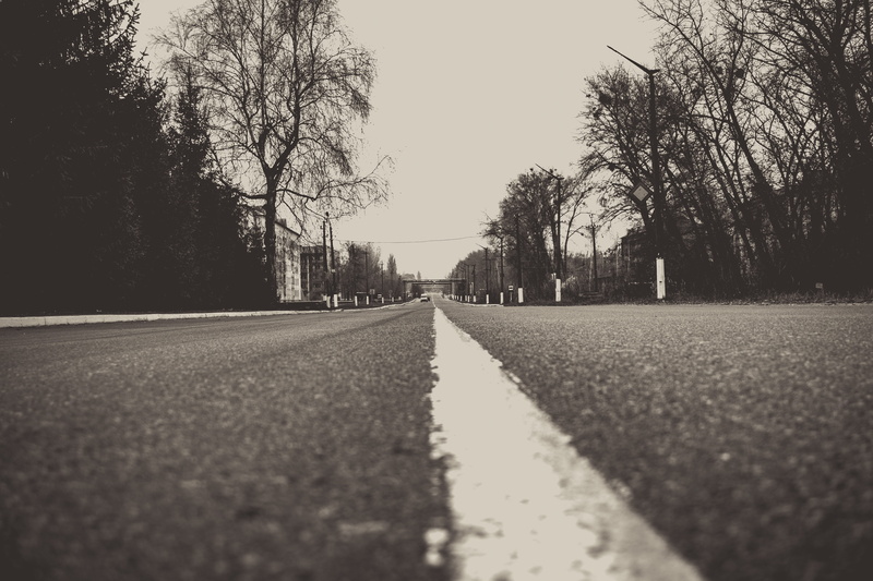 dividing line, symbol, urbanexplorer, selective focus, the way forward, long, no people, nature, abandoned, treelined, day, exclusionzone, transportation