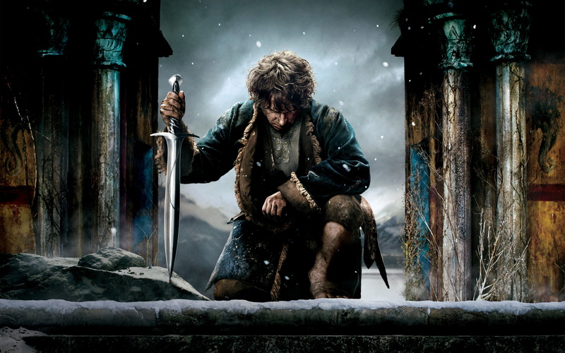 2K, frodo, sword, real people, unhygienic, loneliness, people, spooky, The Hobbit: The Battle of the Five Armies, outdoors, sitting, holding