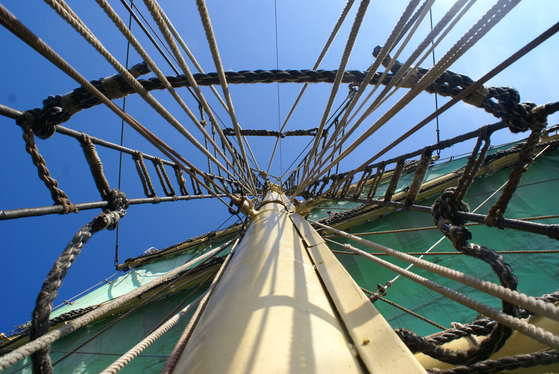 built structure, no people, low angle view, nature, connection, rope, directly below, day, outdoors, ferris wheel, fairground, tallship, sailing, clear sky