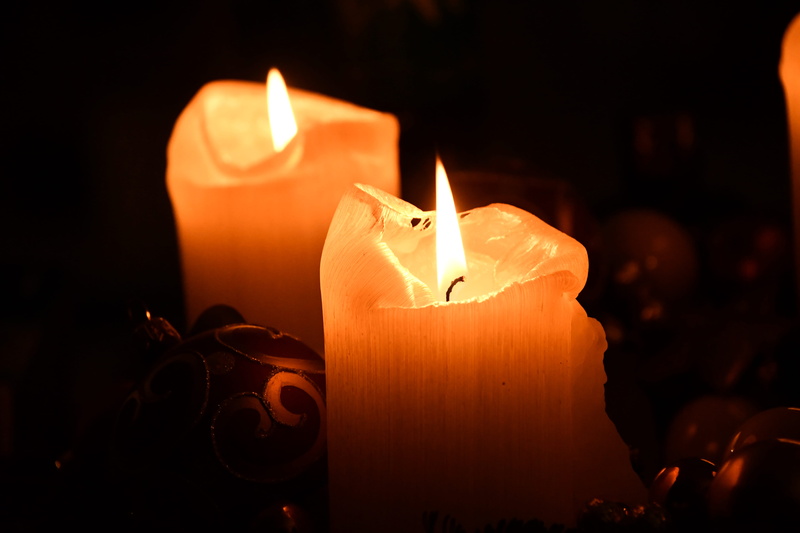 candles, heat - temperature, illuminated, focus on foreground, domestic room, burnt, glowing, evening, flame, indoors, 5K, two, lighting equipment, burn