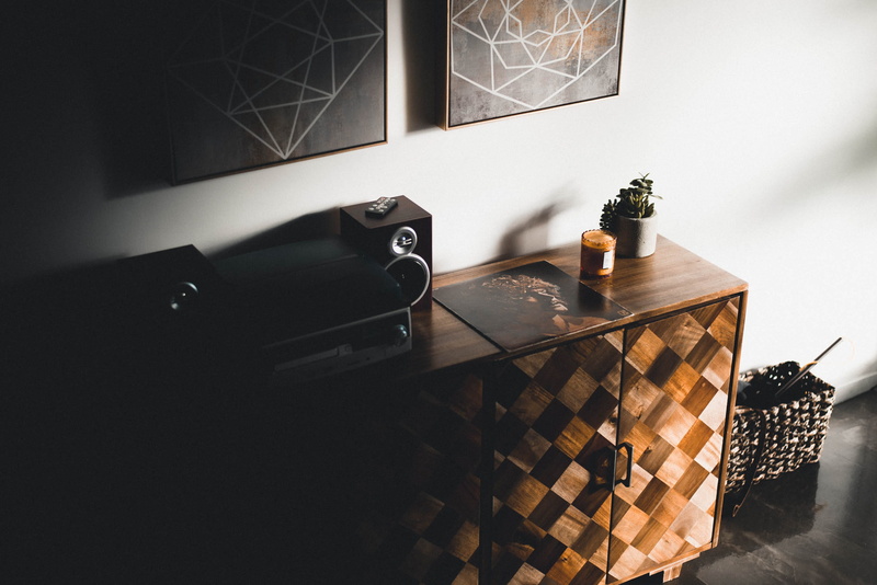 candle, bottle, interior design, flooring, 2K, black, record player, home, absence, console, wood - material, indoors, domestic room, home decor, modern architecture