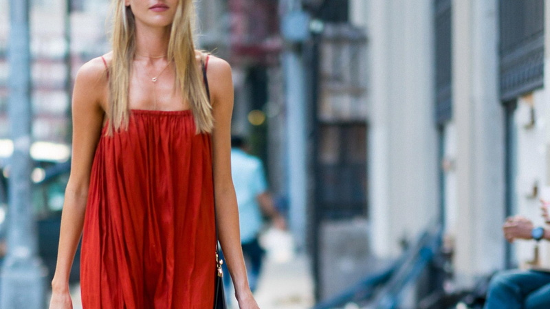 young women, hairstyle, adult, depth of field, retail, focus on foreground, standing, beautiful woman, outdoors, one person, Martha Hunt, beauty, hair