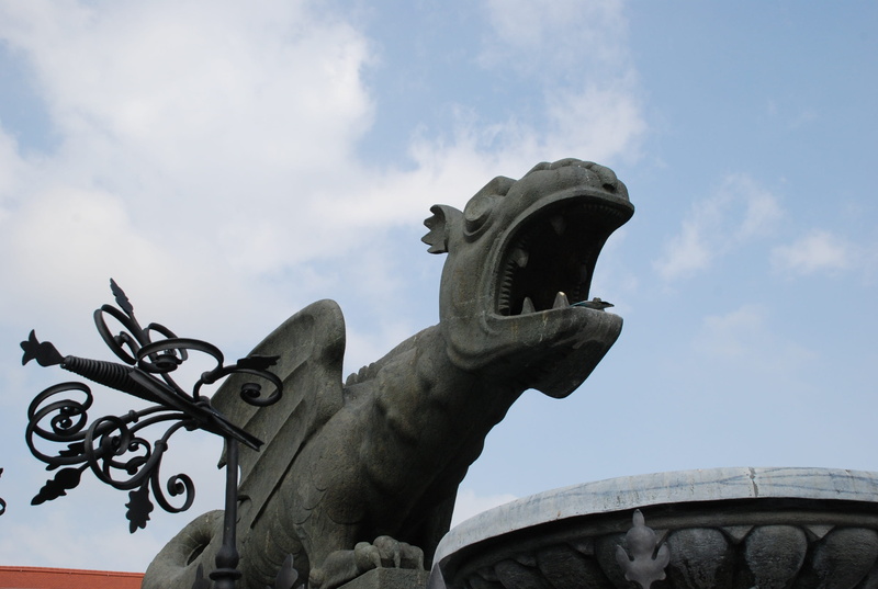 architecture, outdoors, day, craft, art and craft, belief, war, Figure, nature, the past, statue, sky, sculpture, ornate, mythical creatures, representation