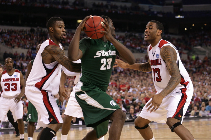 versus, competitive Sport, young Adult, ball, caucasian Ethnicity, exercising, green, michigan state, group Of People, motion, sport, determination, draymond