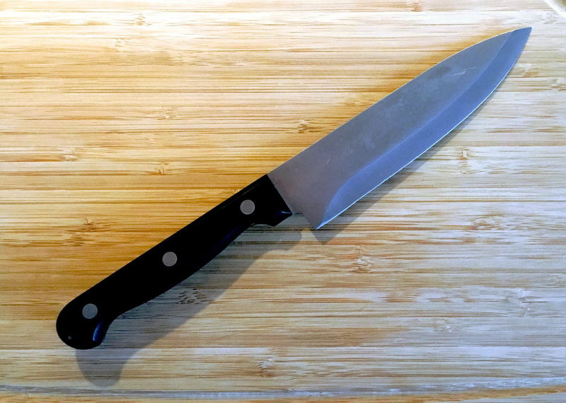 studio shot, steel, surface, day, knife, kitchen, metal, no people, handled, indoors, work tool, still life, food, knife - weapon, household equipment