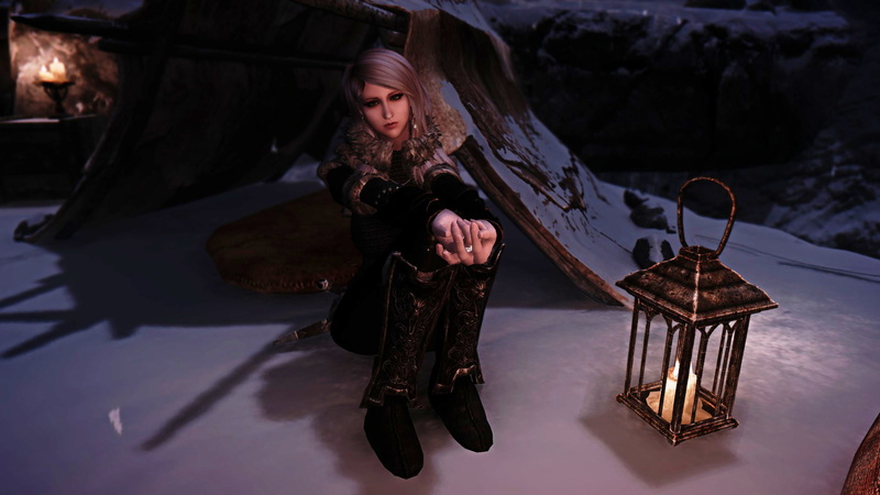 screen shot, The Elder Scrolls V: Skyrim, depth of field, hands crossed, in-game, sitting, alone, video games, lantern, women, 1080P, RPG, blonde, Roleplaying