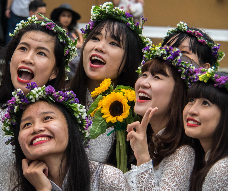 hanoi, women, head, festival, person, happiness, flowering plant, togetherness, portrait, adult, flower bouquet, flower, friendship, sunflower, girl, group of people