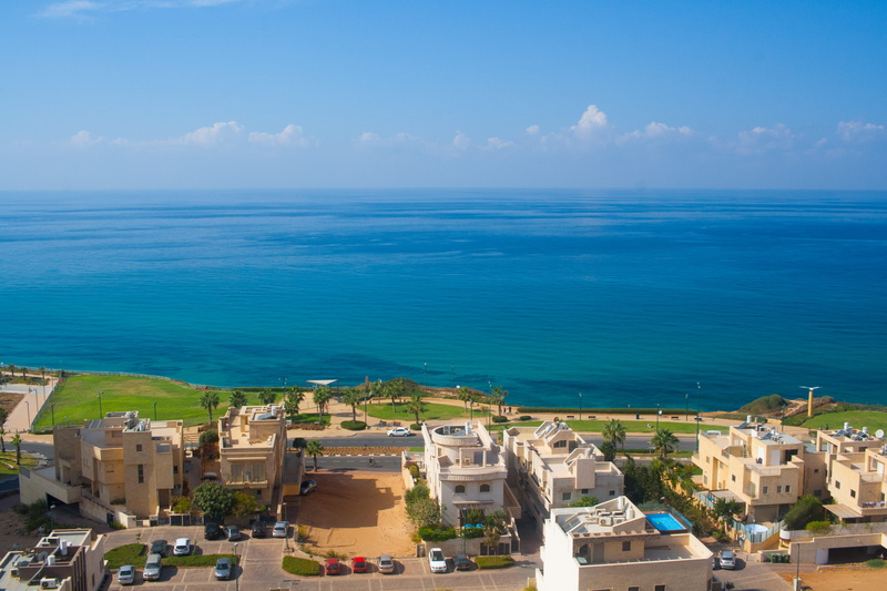 day, no people, promenade, nature, houses, outdoors, building, blue, 4K, sky, residential district, building exterior, ocean, summer, beachfront, horizon