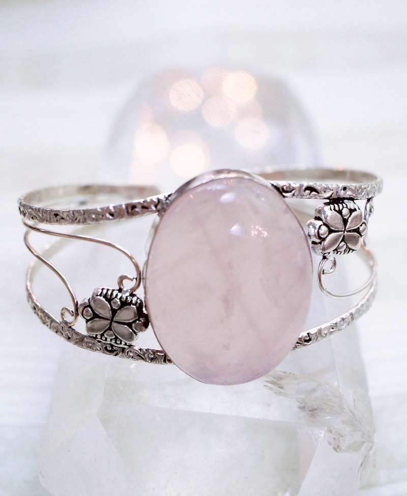 pink, wealth, indoors, decoration, semiprecious, ring, stone, gemstone, quartz, reflection, pattern, luxury, table, gem, focus on foreground, silver, 2K
