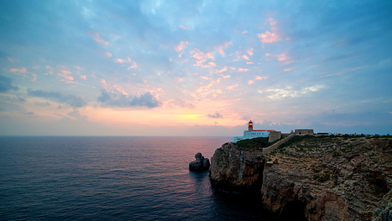 horizon over water, non-urban scene, rock, faro, no people, rock - object, lighthouse, sky, beauty in nature, cloud - sky, sunset, idyllic, architecture