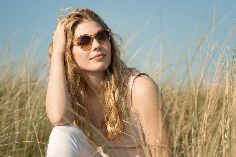 freedom, women, portrait, land, women outdoors, blond hair, young women, smirk, nature, 1080P, blonde, outdoors, face, young adult, fashion, day, long hair
