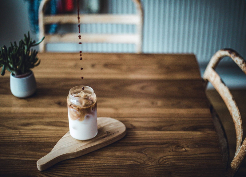 confectionery, clear, 4K, hardwood, chair, wooden, coffee, cake, food and drink, dessert, table, still life, whipped cream, wood - material, sweets, coaster