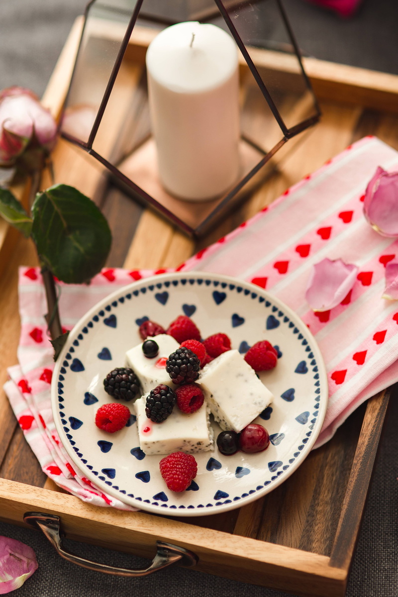 food, plate, wood - Material, close-up, snack, berry Fruit, berry, tasty, gourmet, blackberry, dessert, Summer, food And Drink, focus on foreground, indulgence