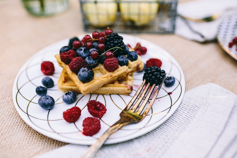 waffles, garden, nature, berry Fruit, blackberry, wellbeing, relax, close-up, in the garden, picnic table, health, summer, flowers, healthy Eating, cake