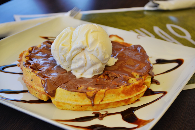 lunch, baked pastry item, dessert, nutella, bakery, wafer, milk, pancake, ice cream, calories, strawberry, warm, syrup, snack, vanilla, kitchen utensil