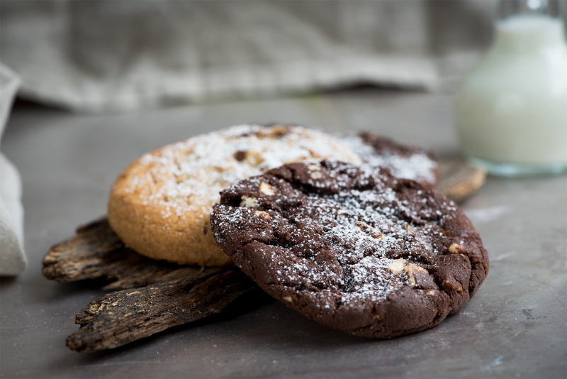 nut cookie, raisin, eat, homemade, two piece, table, crispy, baked food, chocolate cookie, close, gourmet, baked, chocolate, bake, dessert, temptation