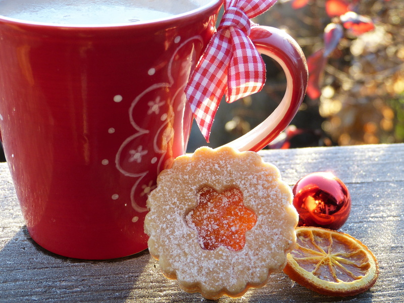 teapot, black tea, baked, still life, coffee, wood - Material, bake, break, cookie cutter, recovery, good morning, red, tee, no people, hoarfrost, ceramic