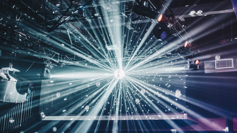 nightclub, light - natural phenomenon, 1080P, silver, glowing, mirror, pattern, technology, illuminated, reflection, lighting equipment, lights, disco