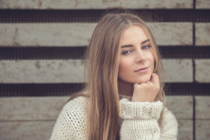 face, looking at viewer, smirk, 1080P, blue eyes, portrait, long hair, Stefan Moosdorf, sweater, women outdoors, women, brunette