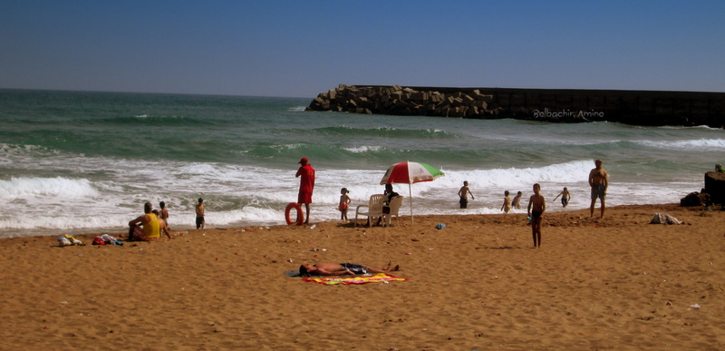 sea, sky, large group of people, beach, la plage du puits, vacations, algeria, real people, horizon over water, 4K, holiday, lifestyles, land, men, crowd