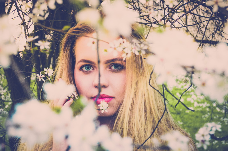 grass, 4K, looking at camera, pink, person, park, taking, photo, petaled, girl, beautiful, young adult, young, white, flowers, young women, flowering plant