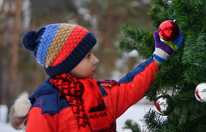 celebration, boy, cold temperature, christmas, holiday, cute, child, season, new year, childhood, christmas card, knit hat, boys, one person, scarf, happiness