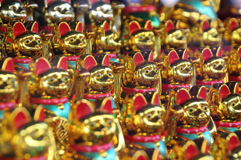 art and craft, manekineko, multi Colored, market, gold, creativity, maneki neko, decoration, kitsch, full frame, sale, representation, retail, no people