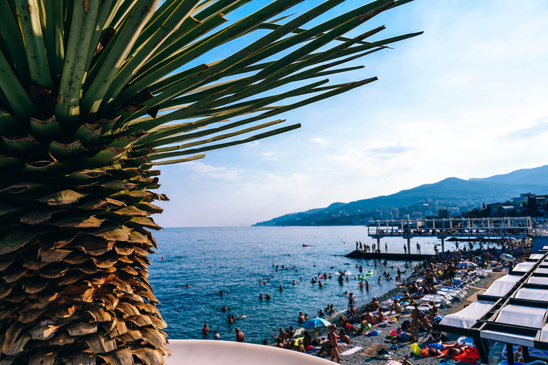 horizon, sand, seashore, fun, beautiful, 5K, mountain, resort, people, coastline, coast, blue, tourism, season, swimming pool, panoramic, land, tropical