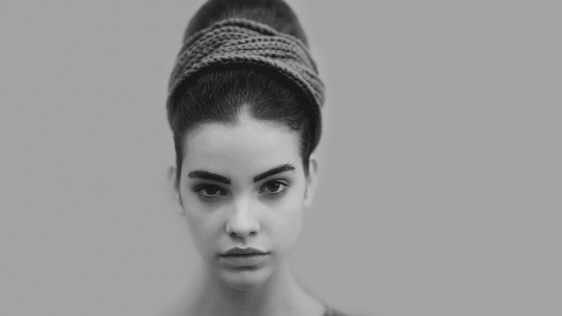 photography, headshot, studio shot, beauty, one person, serious, front view, copy space, looking at camera, contemplation, close-up, young adult, beautiful woman