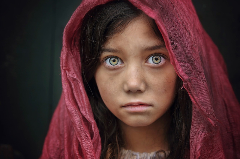 looking, hairstyle, sadness, women, offspring, females, one Person, people, islam, beauty, religion, facial Expression, girl, look, child, headscarf, contemplation