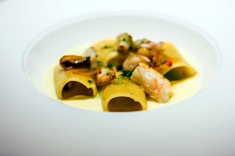 michelin star chef, serving size, temptation, italian food, seafood, table, indoors, vegetable, michelin, ready-to-eat, food, cuoco, paccheri, cesenatico
