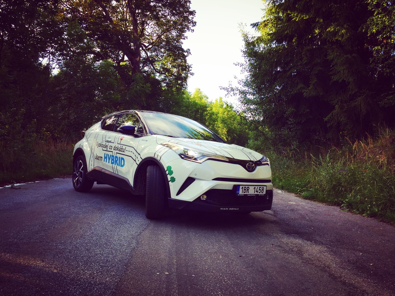 nature, road, outdoors, city, day, land vehicle, toyota, hybrid, white car, old road, toyota c-hr, transportation, motor vehicle, the way forward, parking