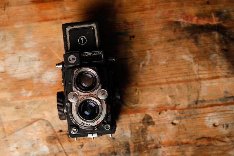 camera, design, film industry, lens - eye, retro styled, indoors, Yashica44, technology, photography, 5K, camera - photographic equipment, antique, wooden