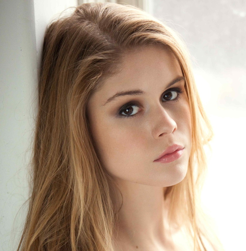 Erin Moriarty, Brown Eyes, Blonde, 2K