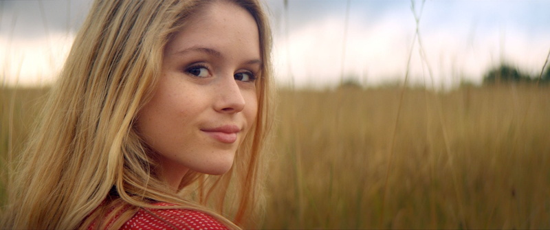 outdoors, nature, young adult, one person, body part, portrait, hairstyle, Erin Moriarty, long hair, teenager, beautiful people, landscape, Blonde, adult