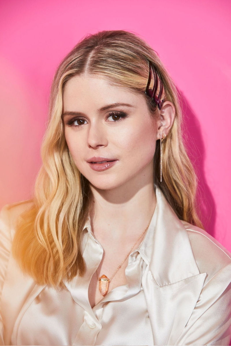 women, blonde, pink background, 1080P, long hair, actress, simple background, Erin Moriarty