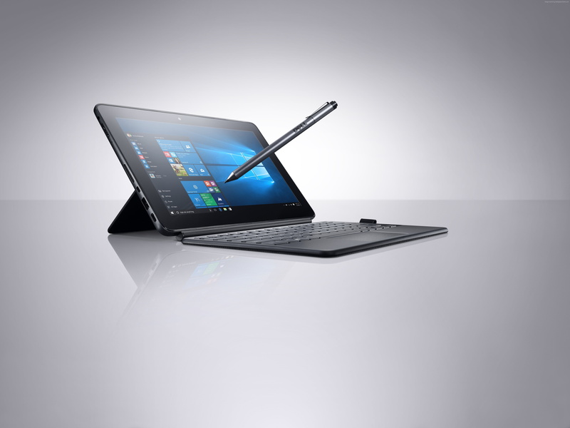computer, portable information device, game, communication, wireless technology, gaming gear, studio shot, gray, laptop, gray background, copy space, digital composite