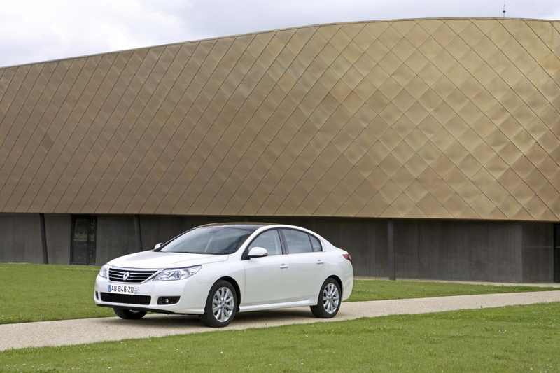 latitude, car, plant, garage, day, mode of transportation, motor vehicle, built structure, renault, land vehicle, luxury, building exterior, environment