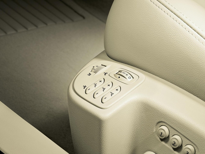 western script, close-up, transportation, sedan, connection, high angle view, no people, communication, car interior, technology, mode of transportation