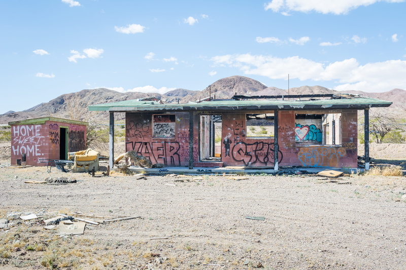countryside, cloud - sky, decay, mountain, outdoors, home sweet home, shack, yermo, abandoned, damaged, no people, built structure, day, rural, non-urban scene