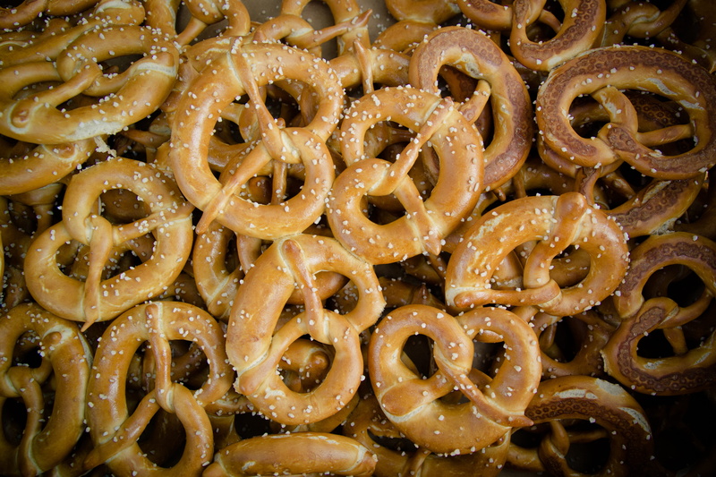 delicious, gebildbrot, backgrounds, pretzel, dough, high angle view, pretzels, pasta, piquant, food and drink, large group of objects, chocolate, snack