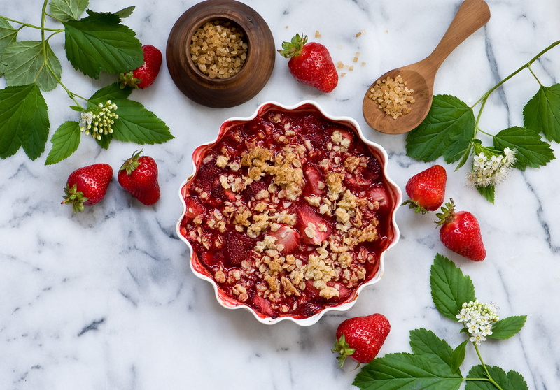 Strawberry crumble, dessert, berries, strawberry, 4K, sazar, twigs